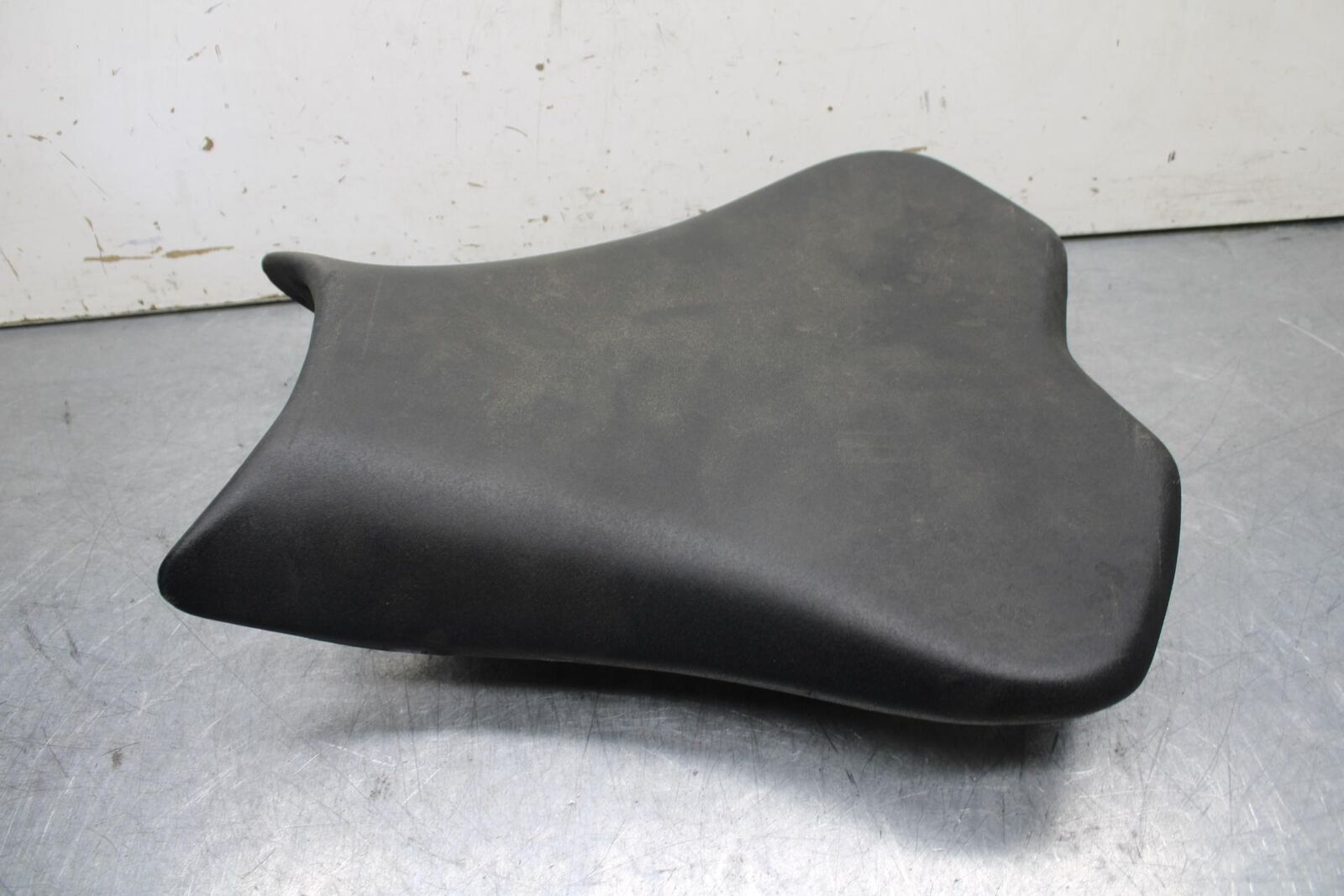 08-19 KAWASAKI NINJA ZX10R FRONT DRIVERS SEAT PAD SADDLE PILLION BB636