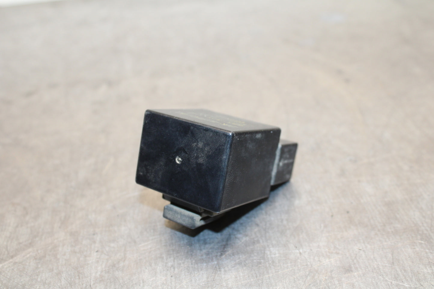 08-16 YAMAHA YZF R6 RELAY ASSEMBLY FUSE BOX BB131