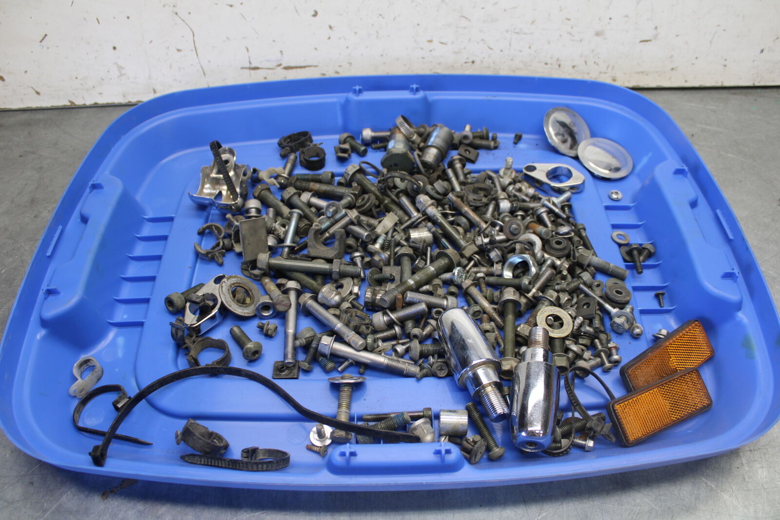 05-06 YAMAHA ROYAL STAR MOUNTING BOLTS HARDWARE MOTOR SCREWS BB697