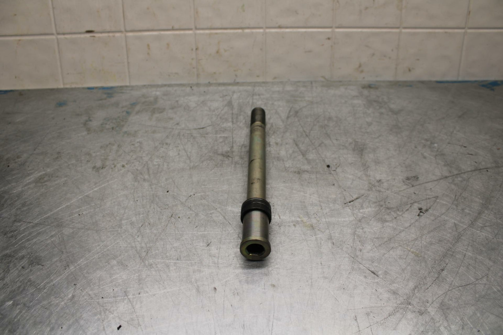 10-13 KAWASAKI Z1000 FRONT WHEEL RIM AXLE PIVOT BOLT  BB421