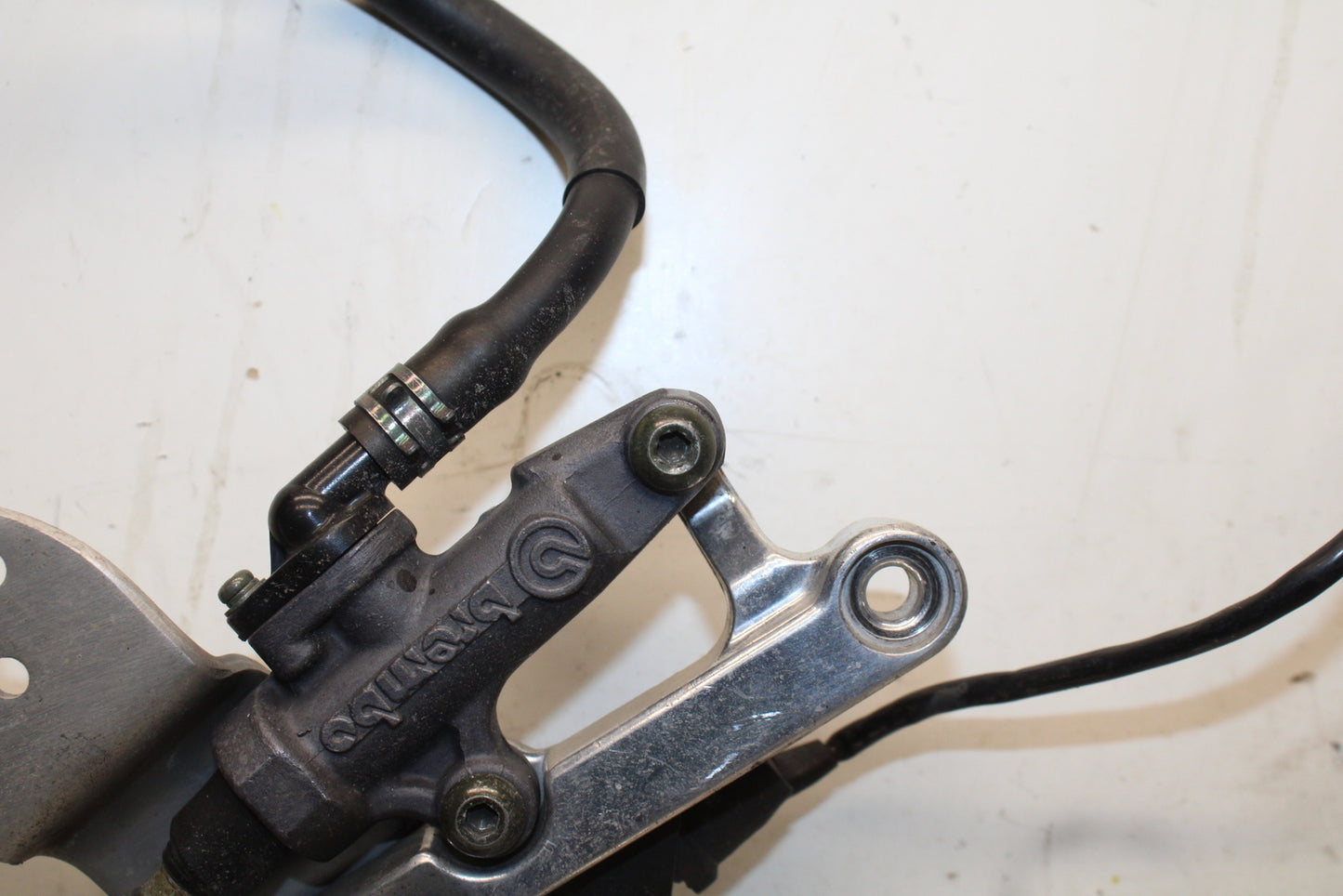 00-01 YAMAHA YZF R1 RIGHT REARSET REAR SET DRIVER FOOT PEG REST STOP BB755