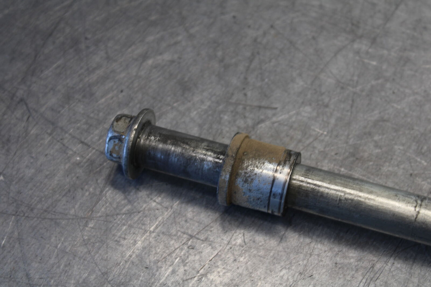 09-15 YAMAHA FZ6R FRONT WHEEL RIM AXLE PIVOT BOLT 20S-25181-00-00 BB686