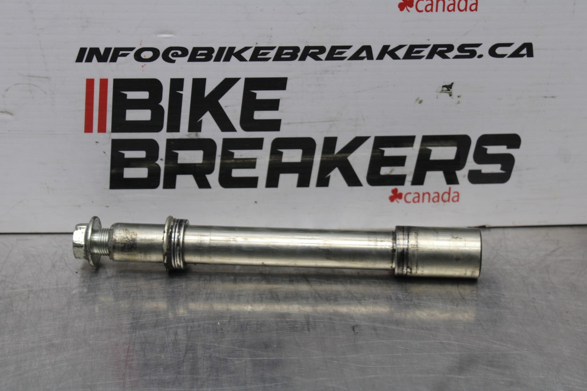 08-10 SUZUKI GSXR 600 FRONT WHEEL RIM AXLE PIVOT BOLT BB835