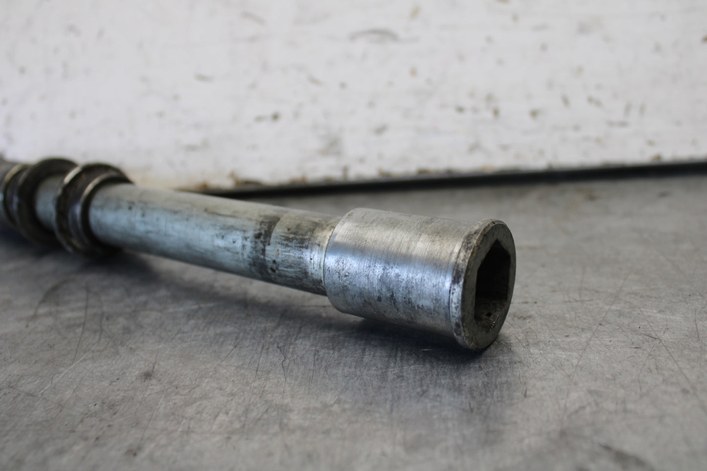 03-04 KAWASAKI NINJA ZX6RR FRONT WHEEL RIM AXLE PIVOT BOLT BB684