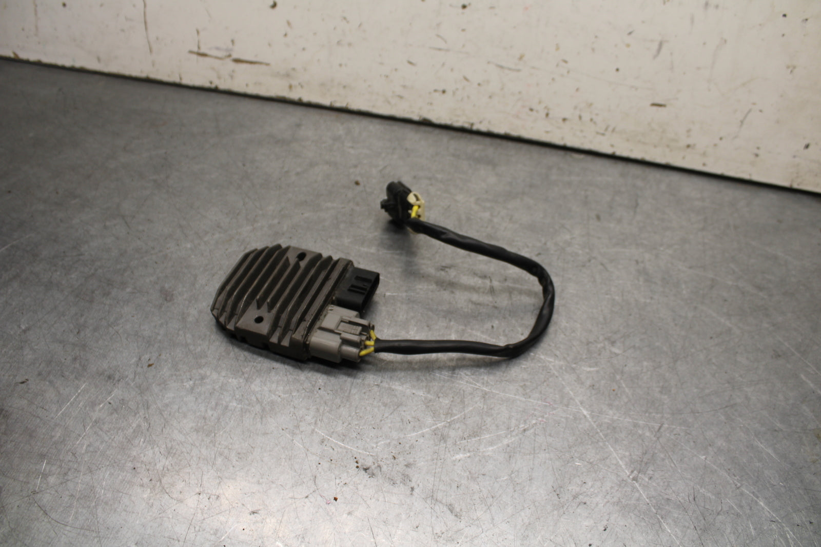 09-11 TRIUMPH DAYTONA 675 RECTIFIER VOLTAGE REGULATOR BB652