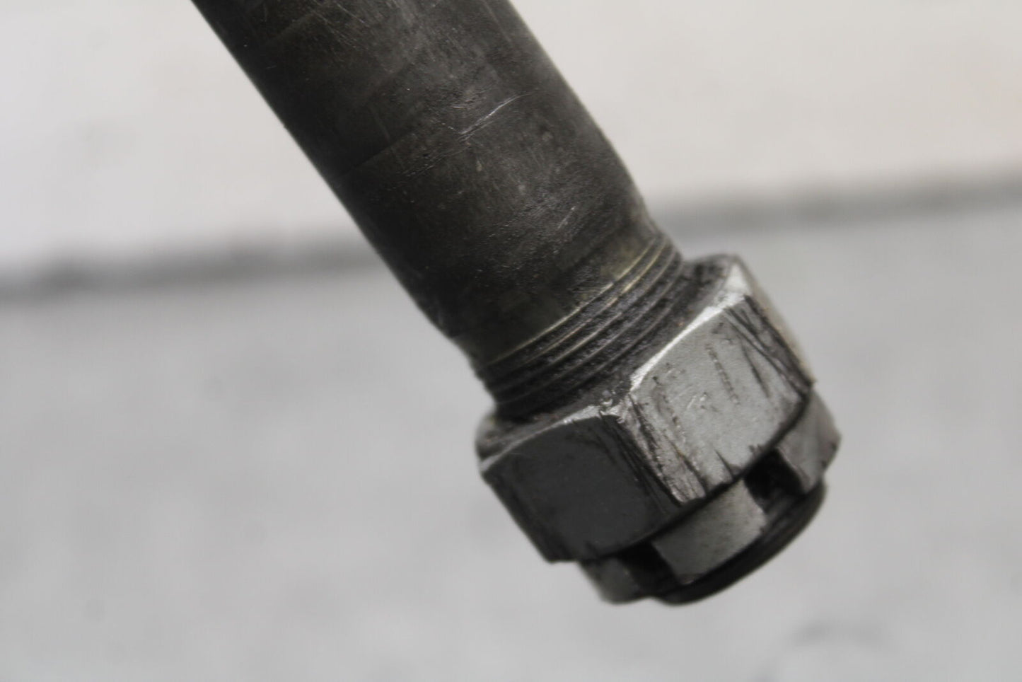 09-12 KAWASAKI NINJA ZX6R ZX600R REAR AXLE BACK WHEEL RIM PIVOT BOLT AXEL BB656