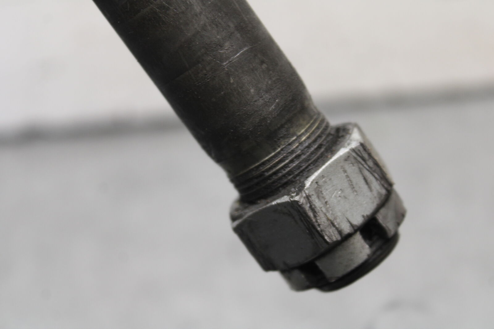 09-12 KAWASAKI NINJA ZX6R ZX600R REAR AXLE BACK WHEEL RIM PIVOT BOLT AXEL BB656