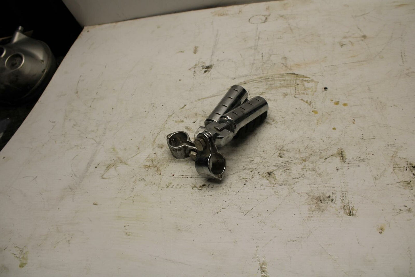 05-07 HONDA VTX1800F2 REAR PASSENGER FOOT STEP PEG BB351