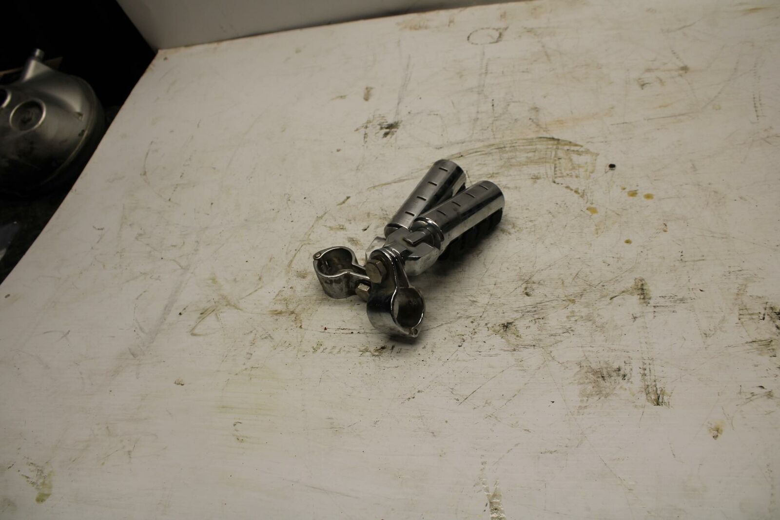 05-07 HONDA VTX1800F2 REAR PASSENGER FOOT STEP PEG BB351