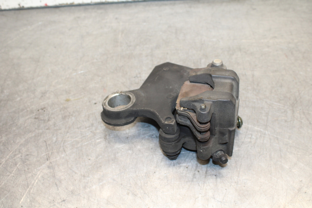 06 YAMAHA YZF R6 REAR BACK BRAKE CALIPER W MOUNT BRACKET BB716