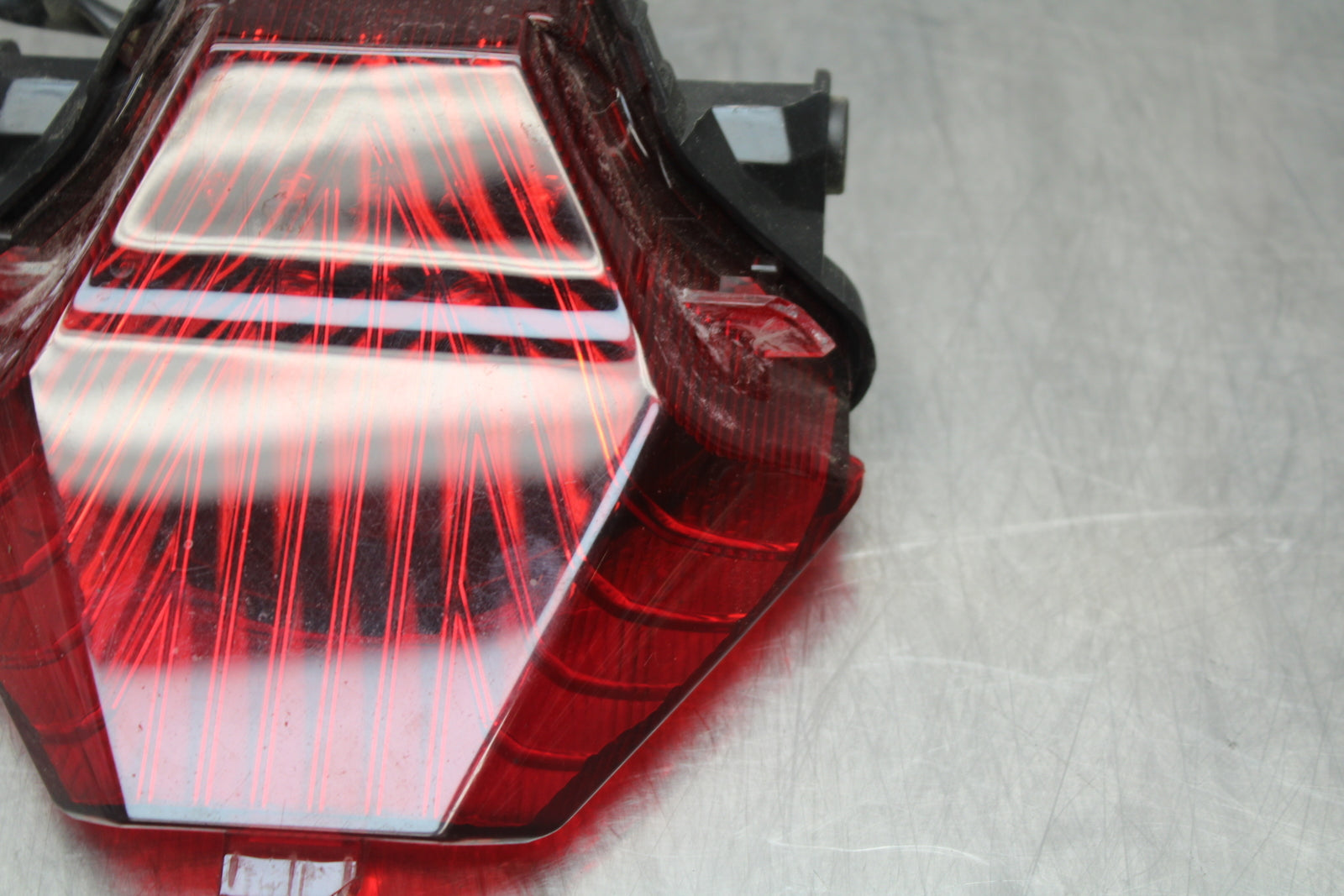 14-17 YAMAHA FZ07 REAR TAIL TAILLIGHT BACK BRAKE LIGHT BB162