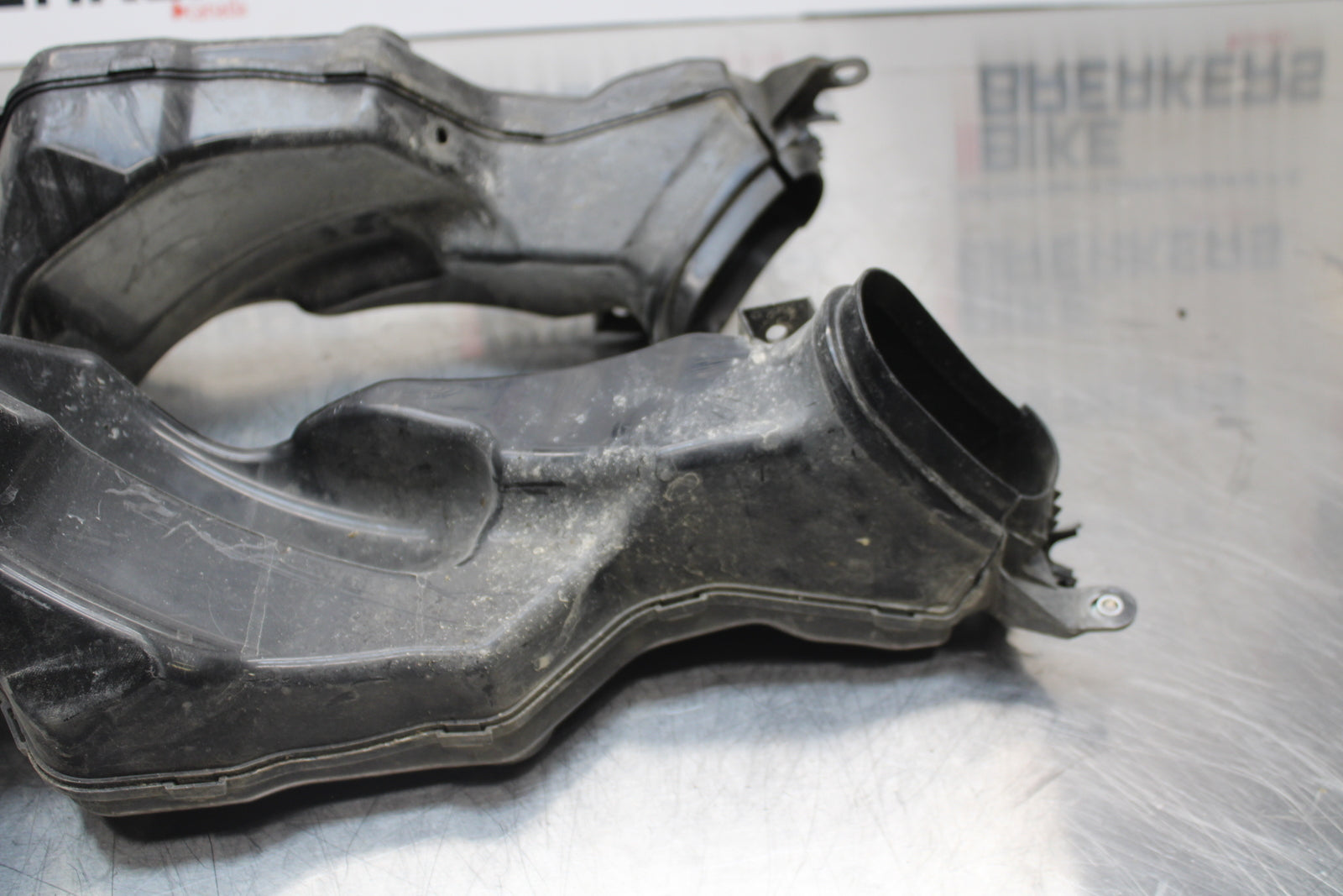 11 SUZUKI GSXR1000 RIGHT LEFT AIR INTAKE DUCTS BB142