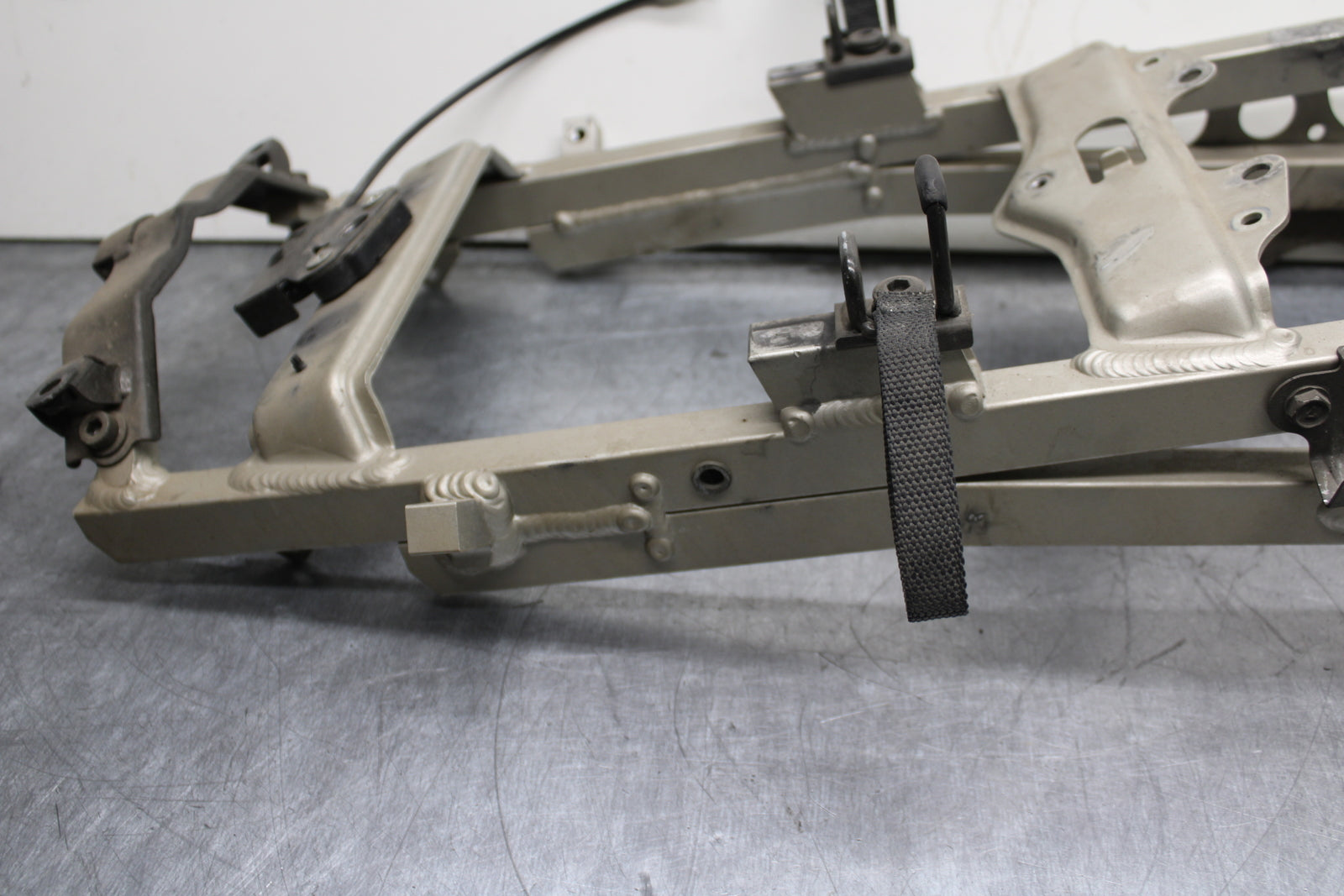 00-02 KAWASAKI NINJA ZX6R REAR SUBFRAME BACK SUB FRAME BB750