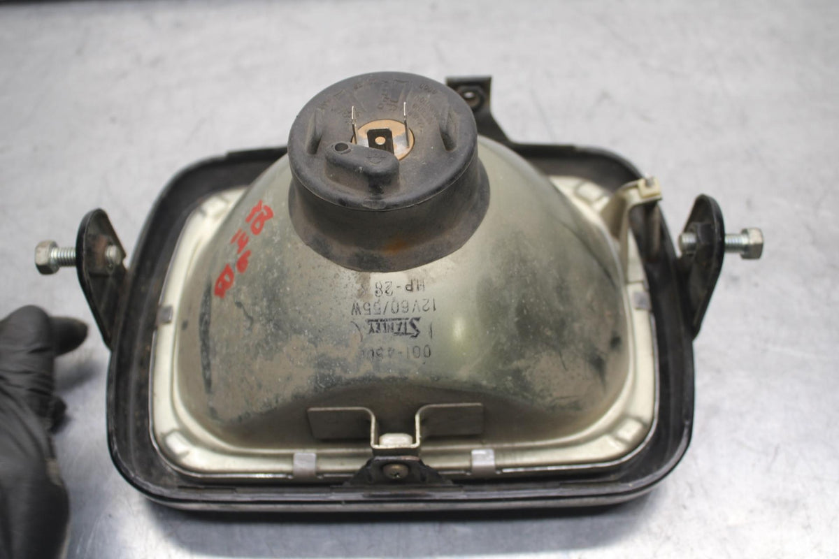 84-86 KAWASAKI GPZ900 FRONT HEADLIGHT HEAD LIGHT LAMP BB84