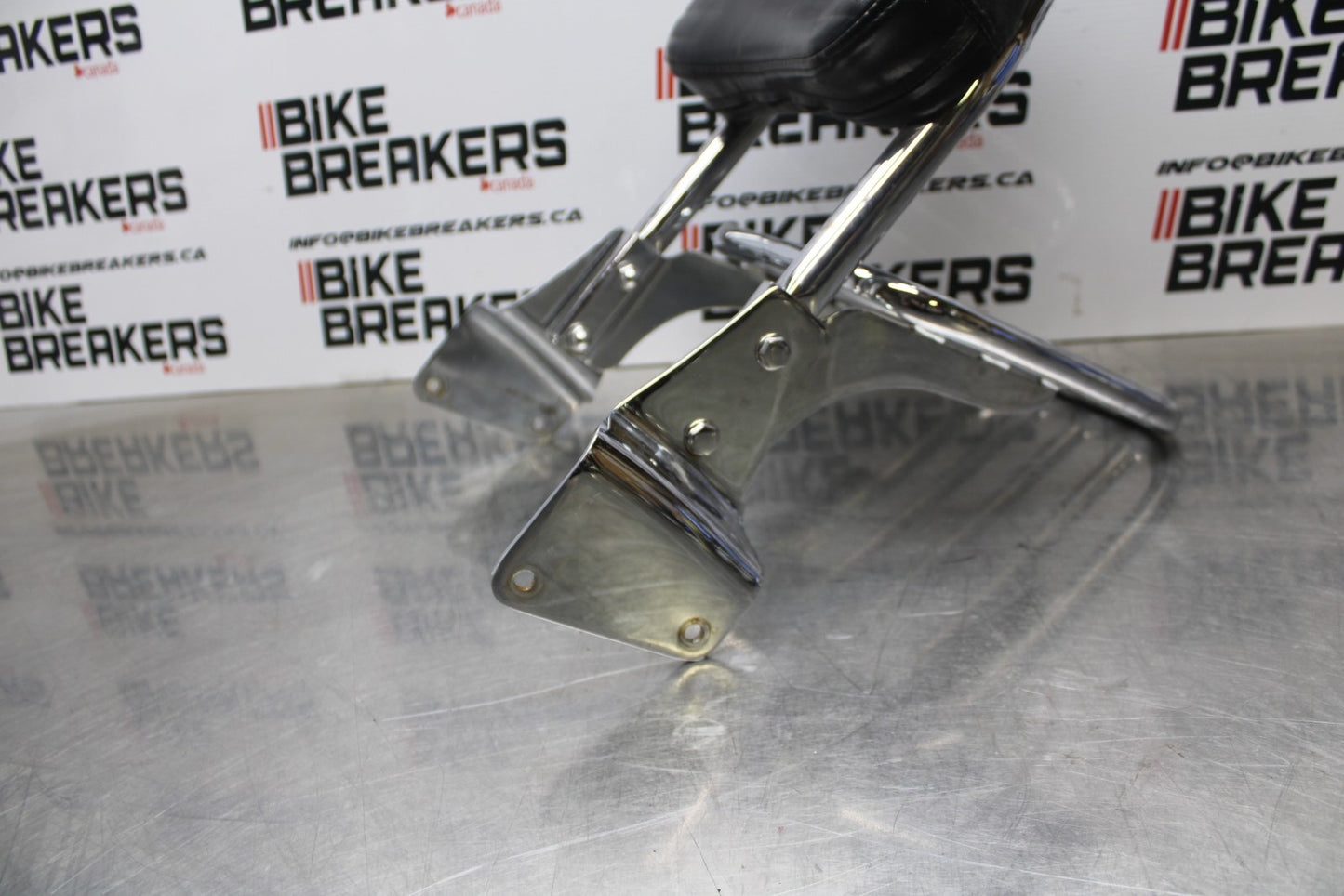 03-08 KAWASAKI VULCAN 1600 BACK REST SISSY BAR/ REAR RACK BB196