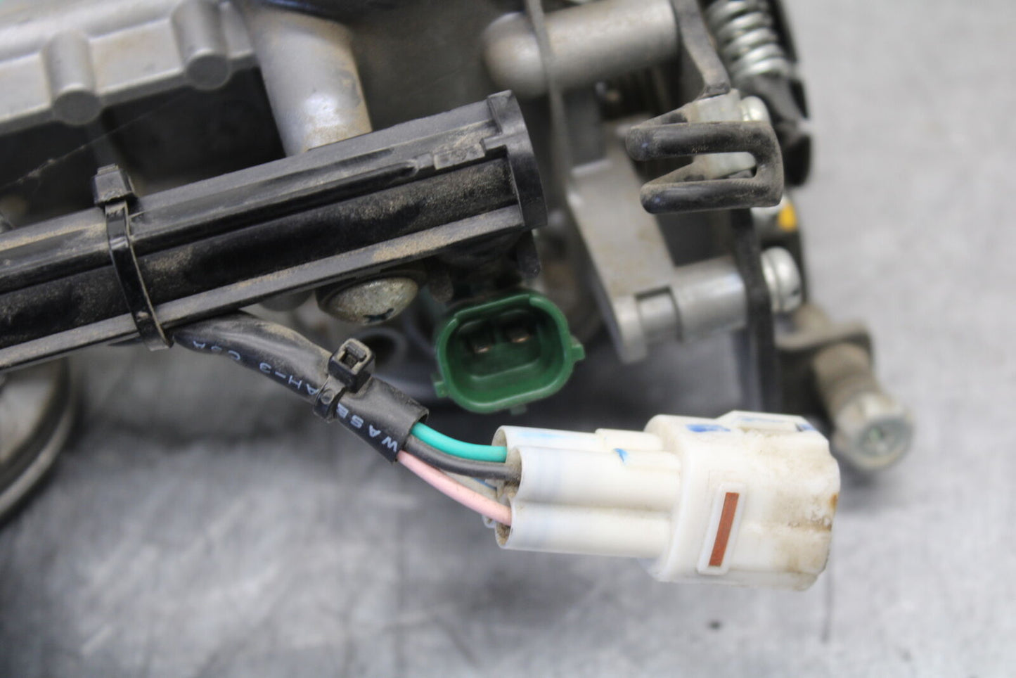 12-17 KAWASAKI ER-6N Z650 MAIN FUEL INJECTORS / THROTTLE BODIES BB709