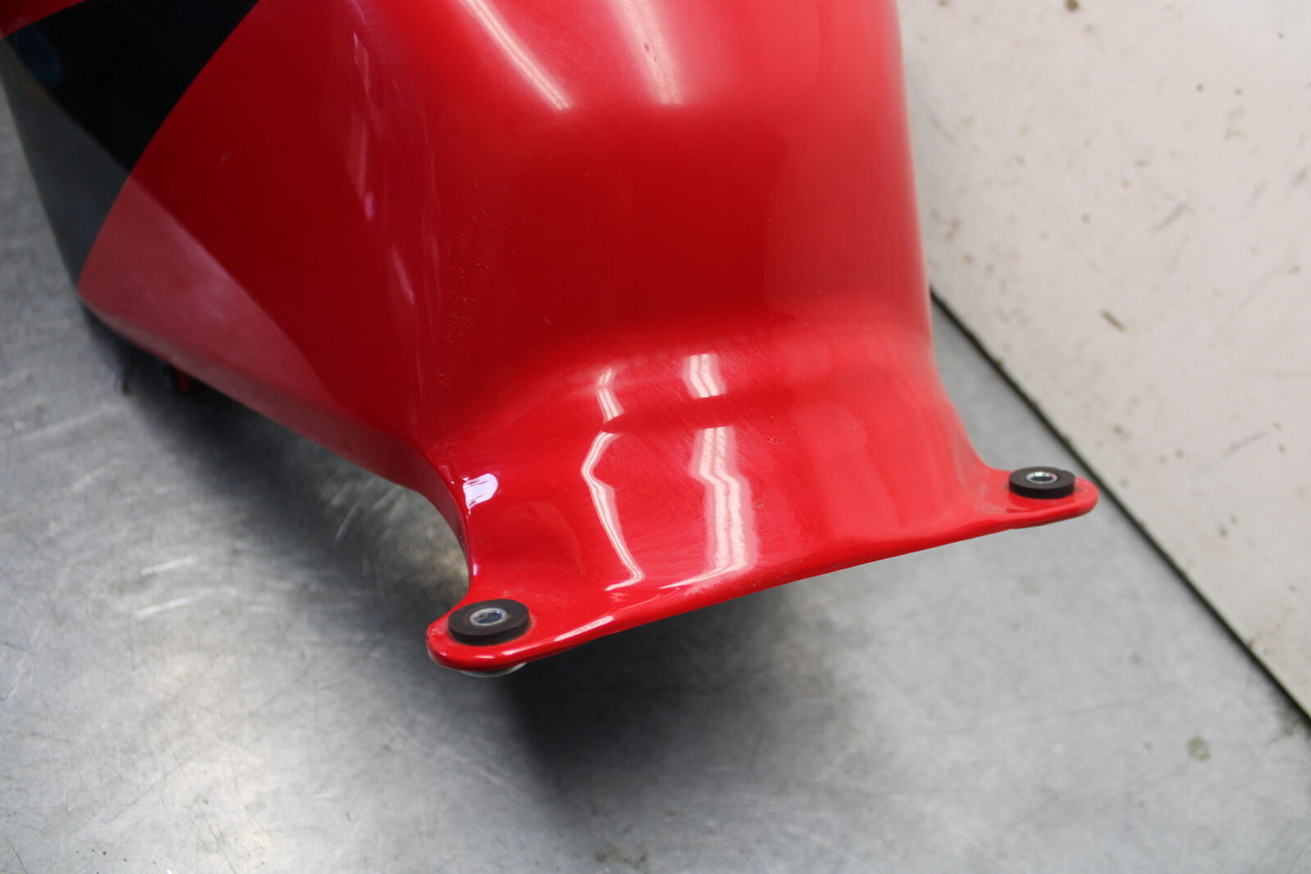 05-06 HONDA CBR600RR GAS TANK FUEL CELL COVER FAIRING COWL BB655