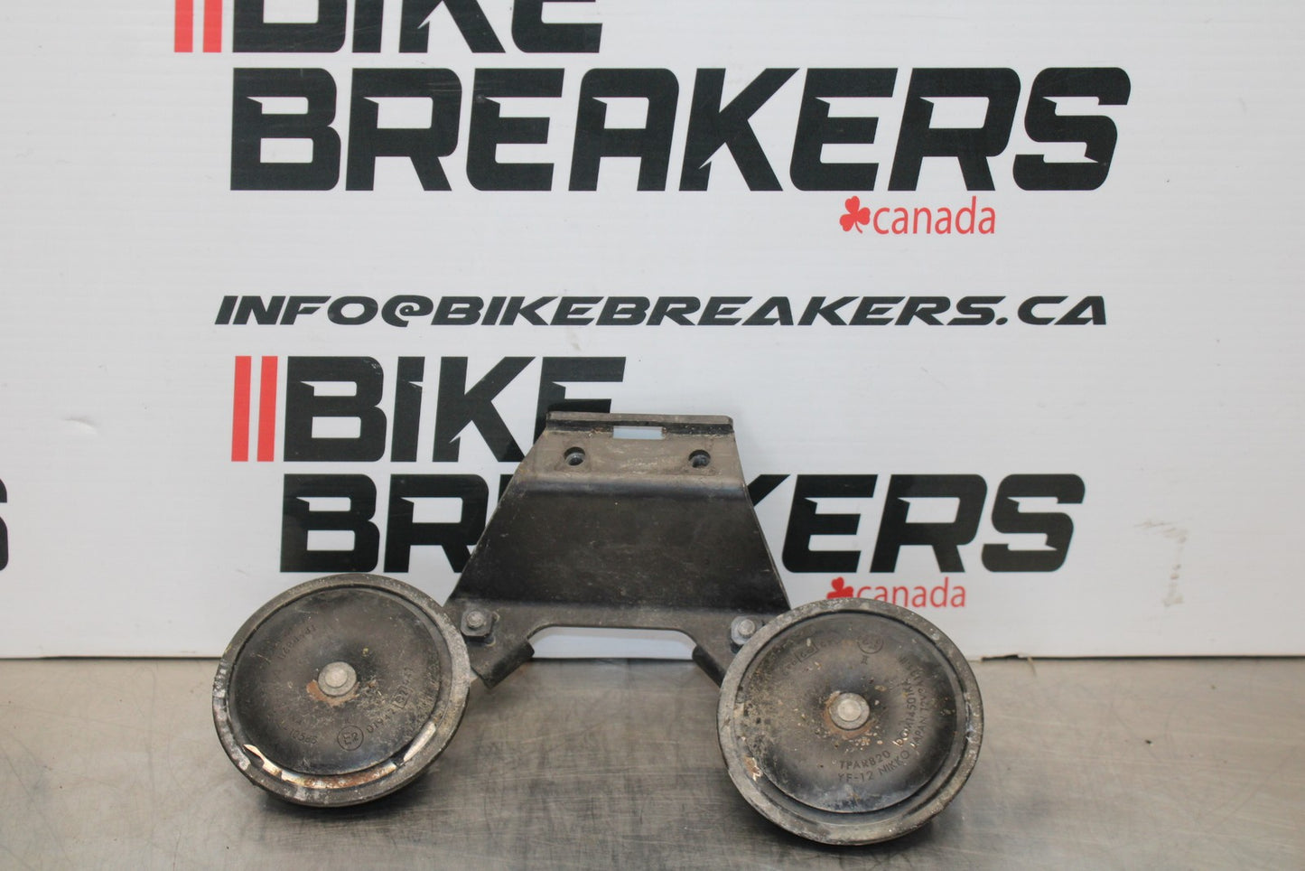 03-08 KAWASAKI VULCAN 1600 HORN SIGNAL SET & BRACKET BB196