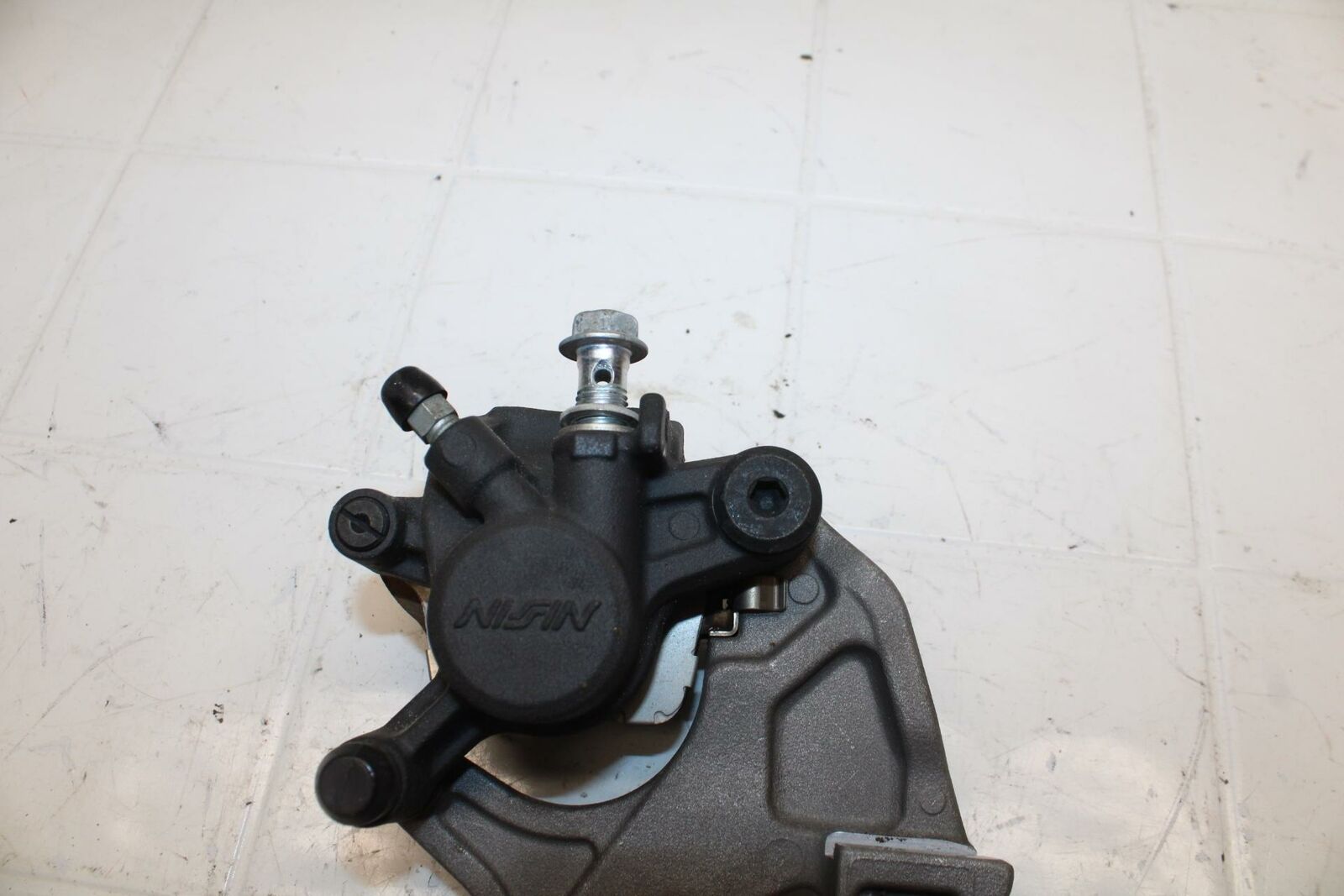 13 SUZUKI GSXR750 REAR BACK BRAKE CALIPER W MOUNT BRACKET 69100-47H10-999 BB17