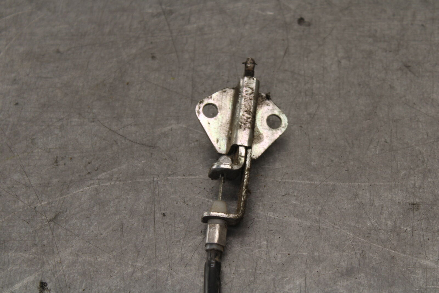 09-15 YAMAHA FZ6R REAR PASSENGER SEAT LATCH LOCK ASSEMBLY BB686