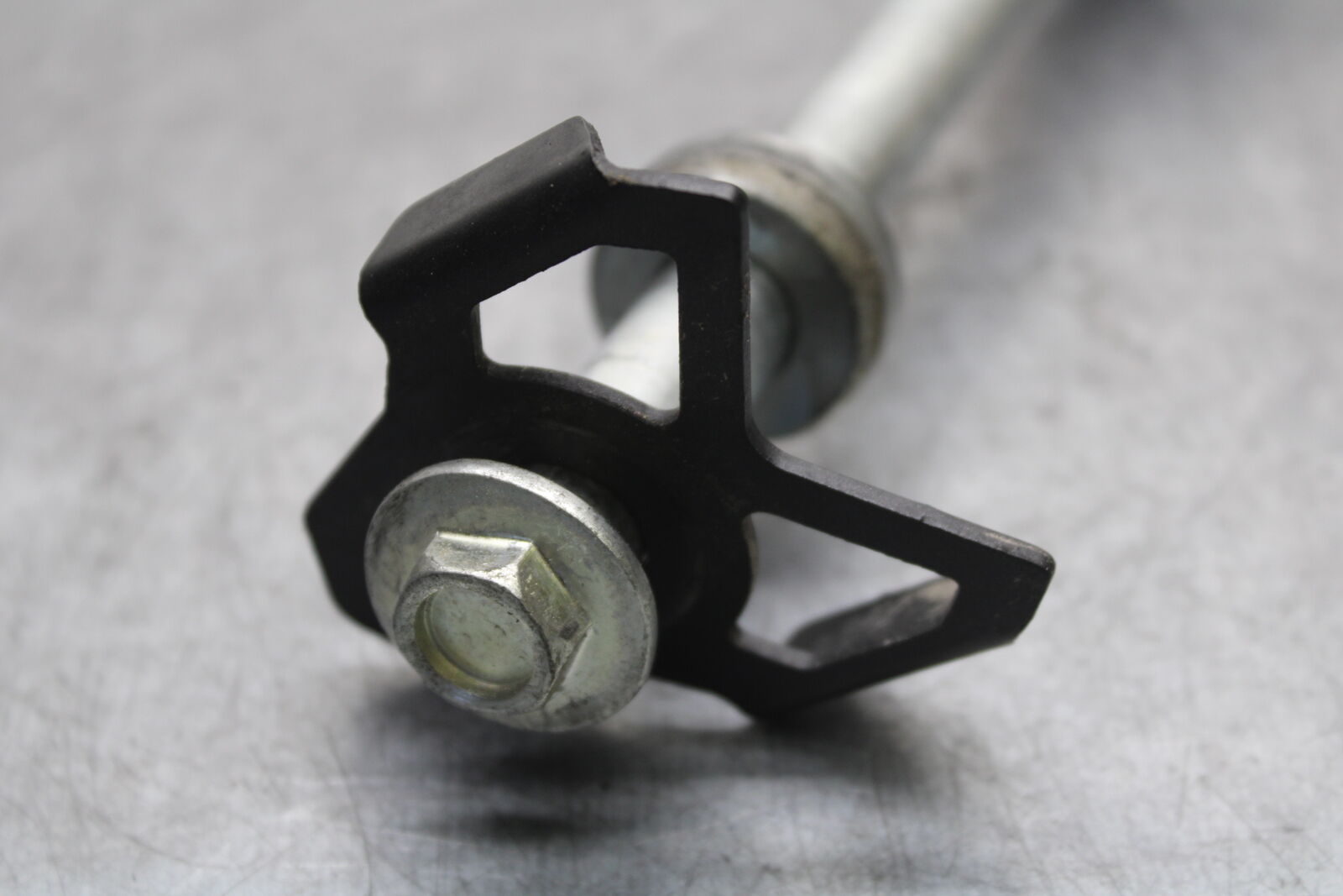 18-23 KAWASAKI NINJA 400 REAR AXLE BACK WHEEL RIM PIVOT BOLT AXEL BB660