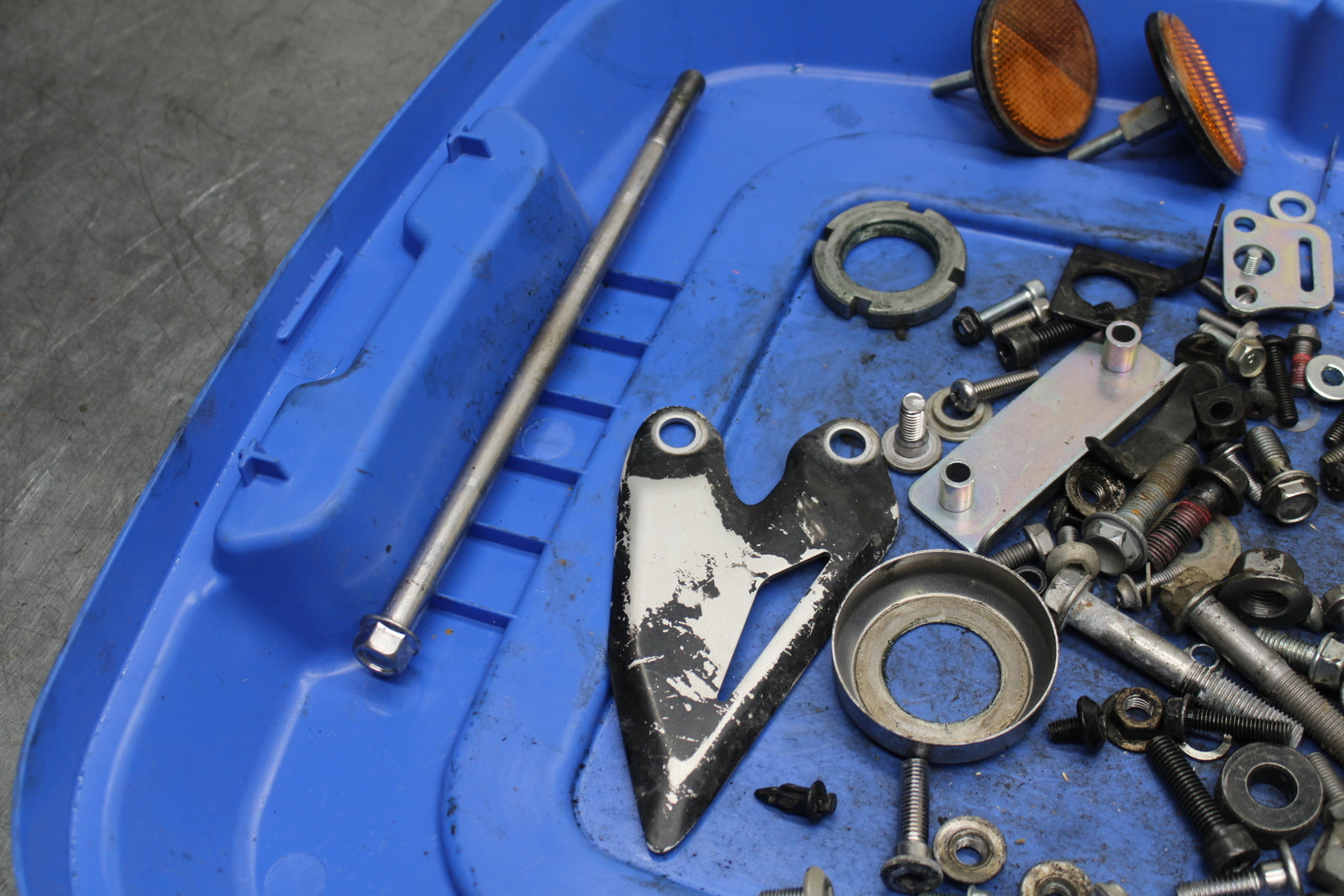 24 KAWASAKI NINJA 500 ABS MOUNTING BOLTS HARDWARE MOTOR SCREWS BB744