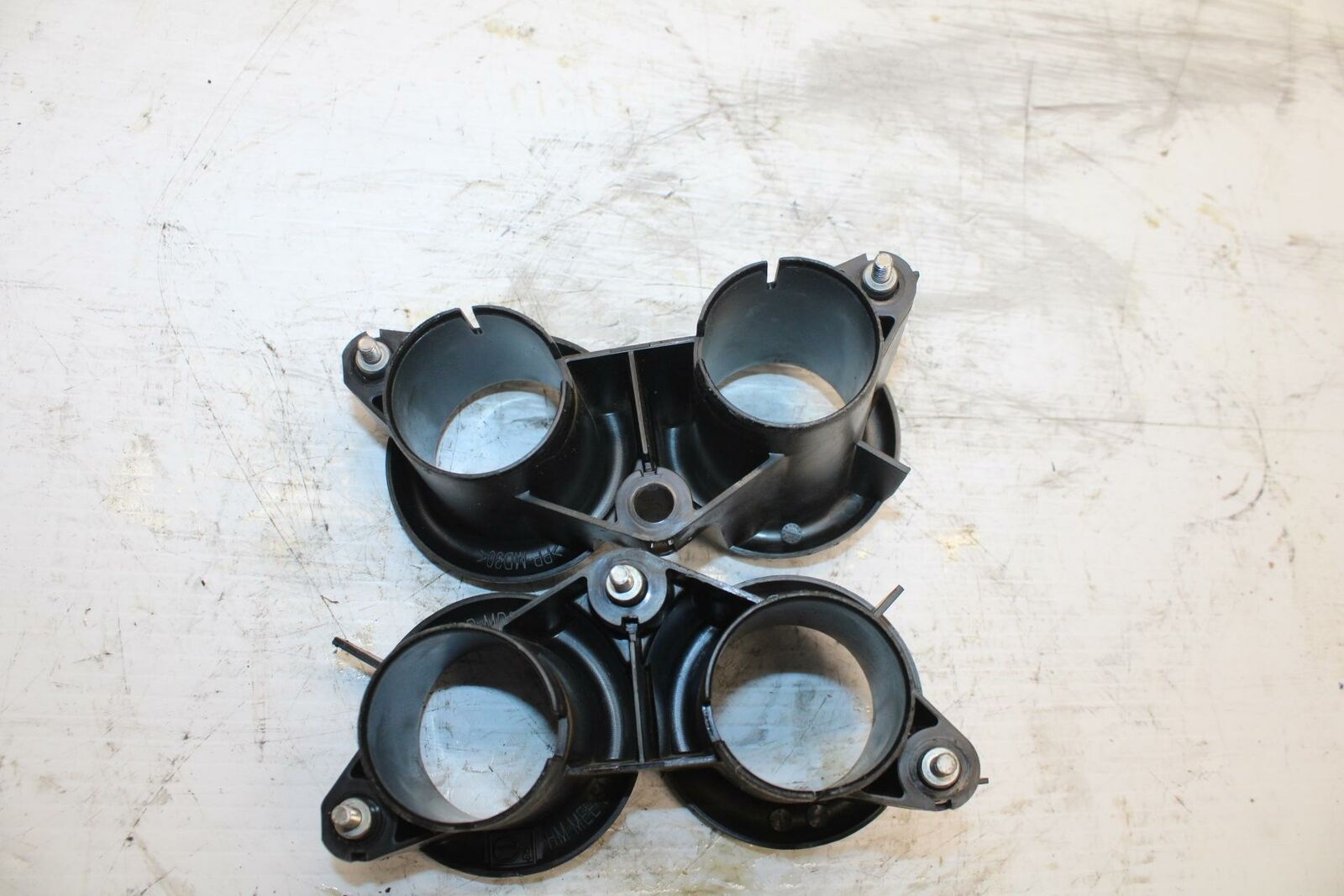 03-04 HONDA CBR600RR INTAKE VELOCITY STACKS 17225-MEE-000 17226-MEE-000  BB253