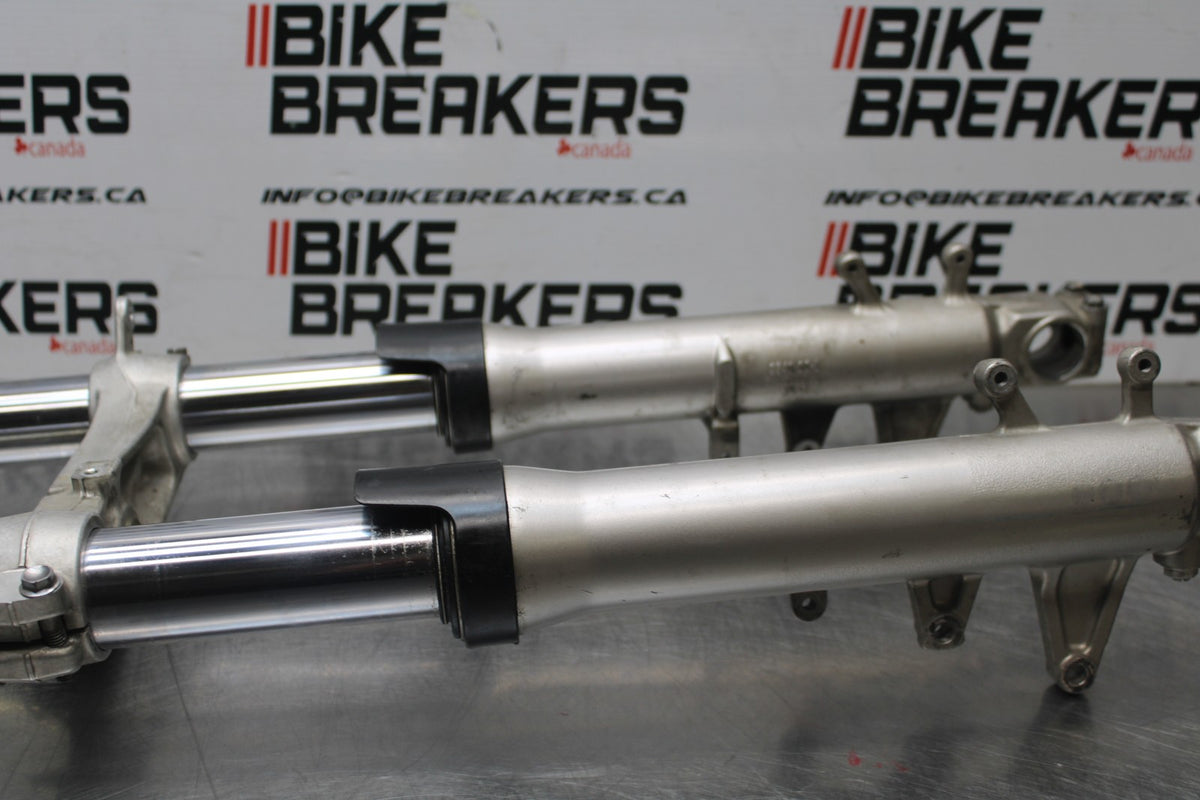 02 SUZUKI GSXR600 COMPLETE FRONT END FORKS SUSPENSION TRIPLE TREES  BB00