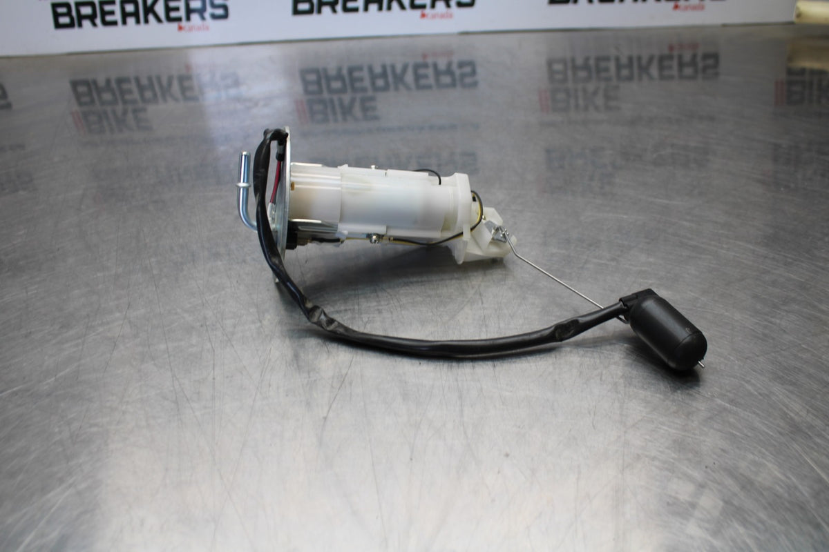 24-25 KAWASAKI NINJA ZX4R FUEL PUMP GAS PETROL SENDER UNIT BB174