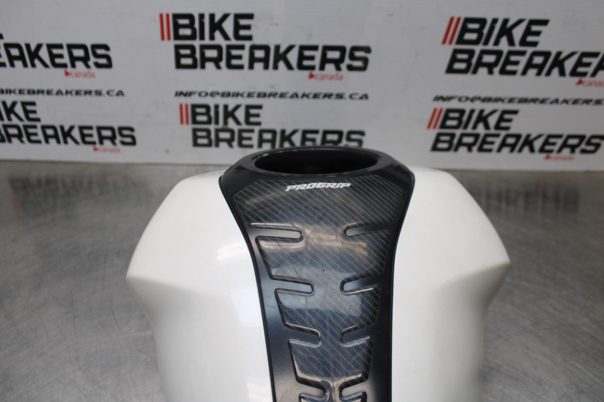 17-18 YAMAHA YZF R3 GAS TANK FUEL CELL COVER FAIRING COWL BB813