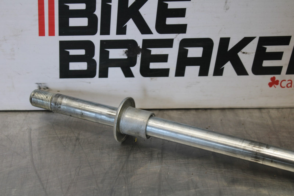 07 SUZUKI BOULEVARD M50 FRONT WHEEL RIM AXLE PIVOT BOLT BB897