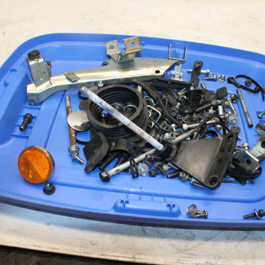 05-09 SUZUKI BOULEVARD C90 BOLTS HARDWARE MOTOR SCREWS BB357