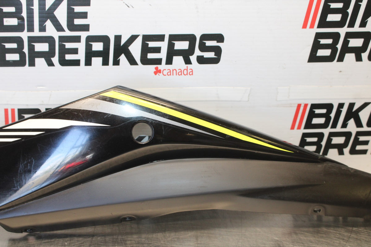 15-17 YAMAHA YZF R3 LEFT REAR BACK TAIL FAIRING COWL SHROUD BB003