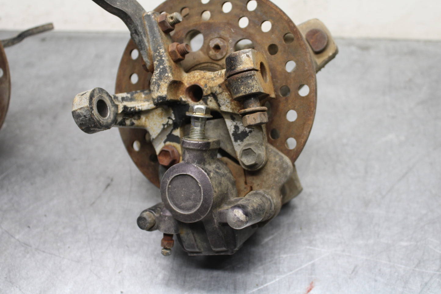 85-86 SUZUKI QUADRACER 250 FRONT WHEEL RIGHT LEFT HUBS HUB SET BB126