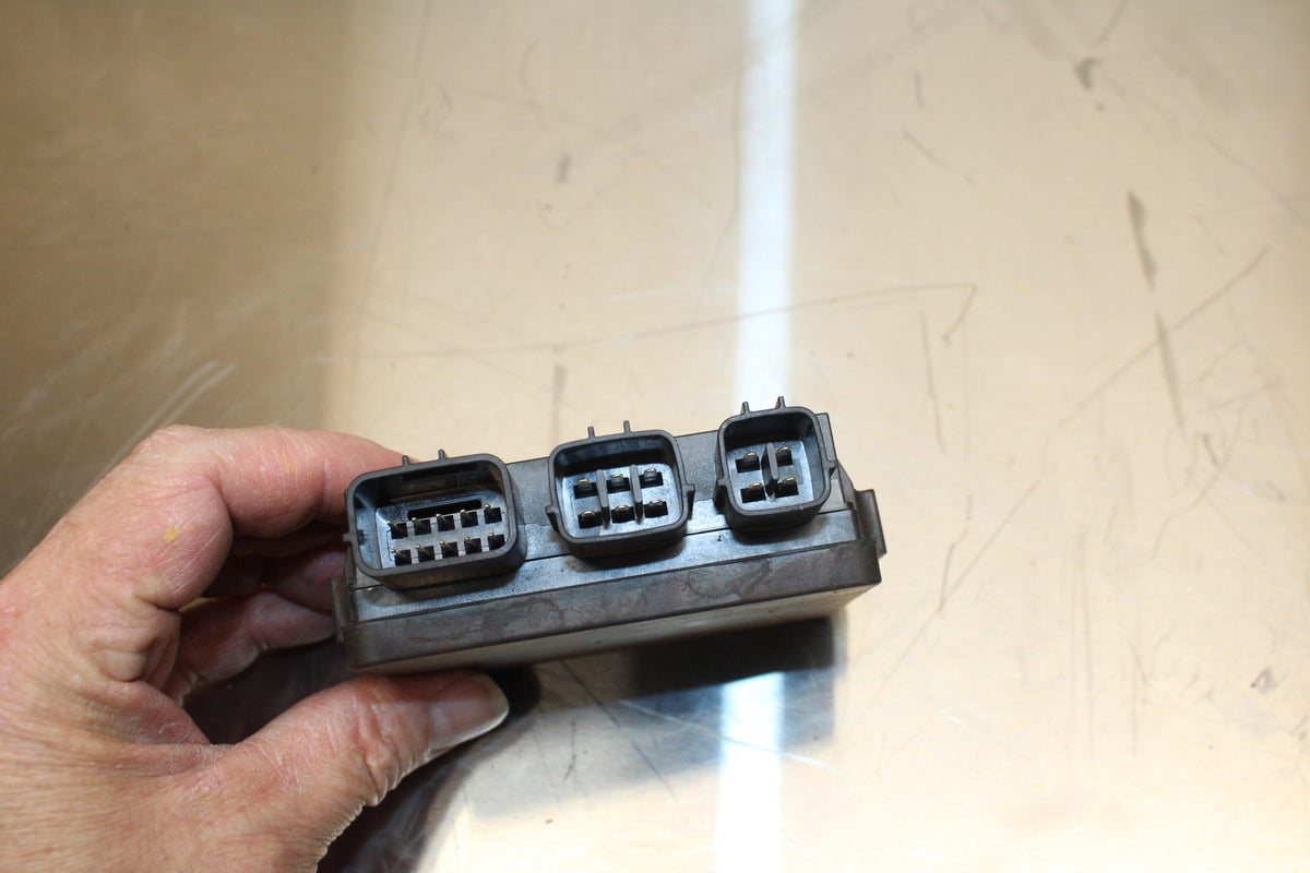 18-24 KAWASAKI NINJA 650 RELAY ASSEMBLY FUSE BOX BB725
