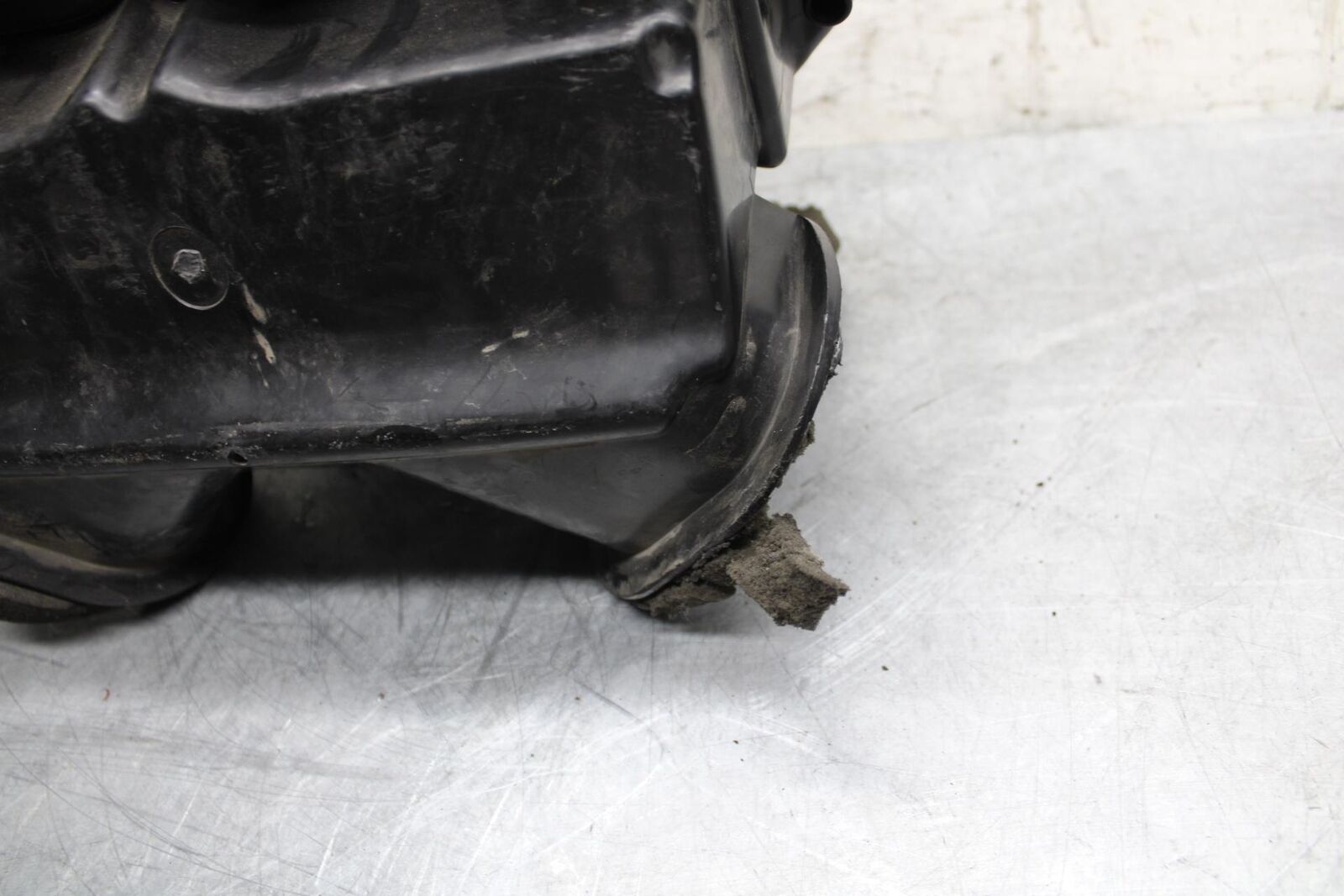 2007 Suzuki GSXR750 AIRBOX AIR INTAKE FILTER BOX 13700-02H03 BB546