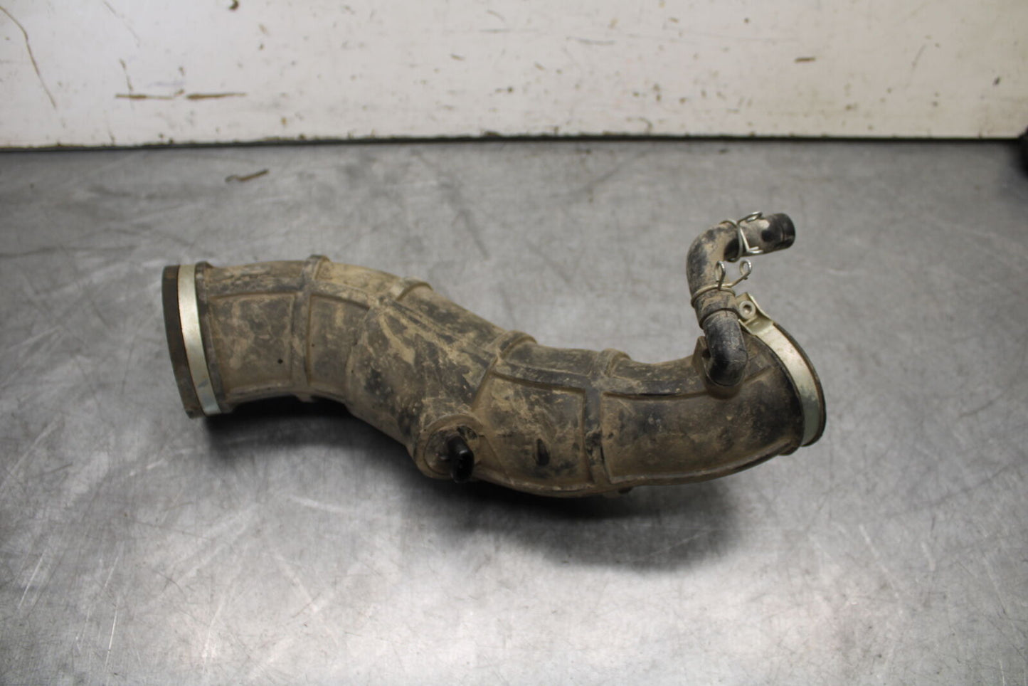 09-24 YAMAHA RAPTOR 700R AIR INTAKE INLET DUCT TUBE BB654