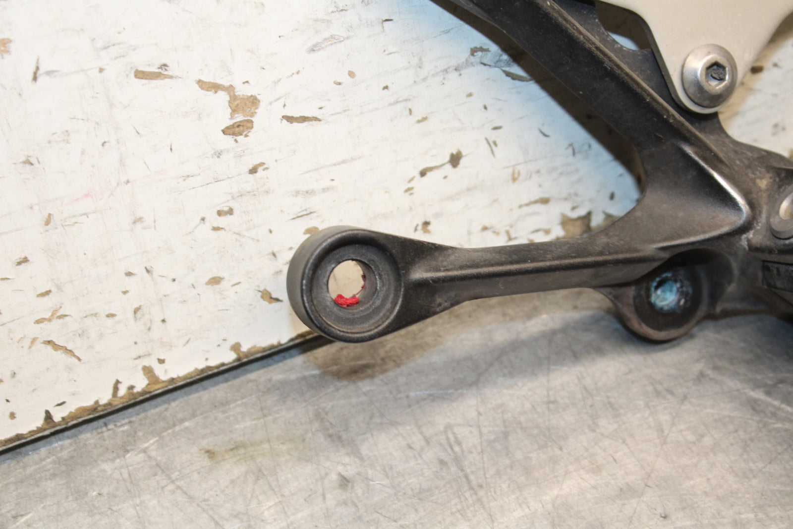 13-17 KAWASAKI NINJA ZX6R ZX636E LEFT REARSET REAR SET DRIVER FOOT PEG BB735