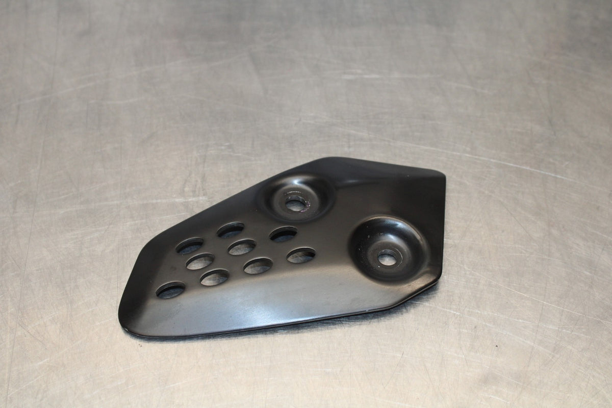 23-24 YAMAHA MT-07 LEFT REARSET REAR SET HEEL GUARD COVER  BB194