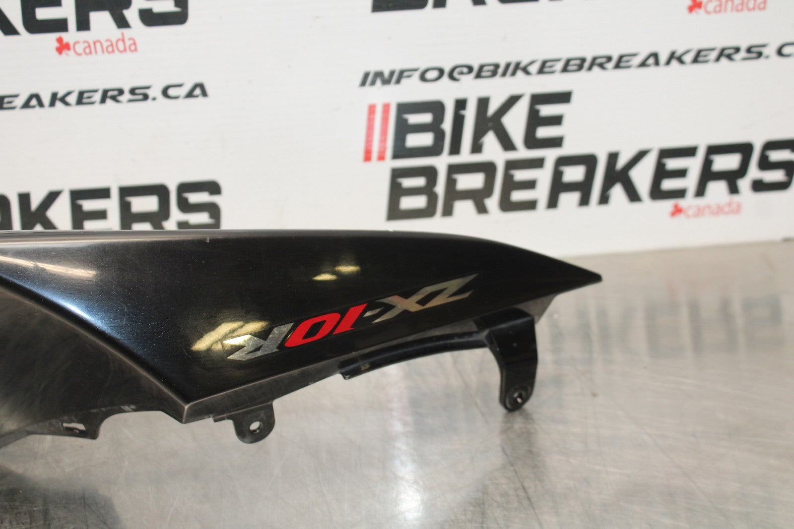 08 KAWASAKI NINJA ZX10R RIGHT REAR BACK TAIL FAIRING COWL SHROUD BB201