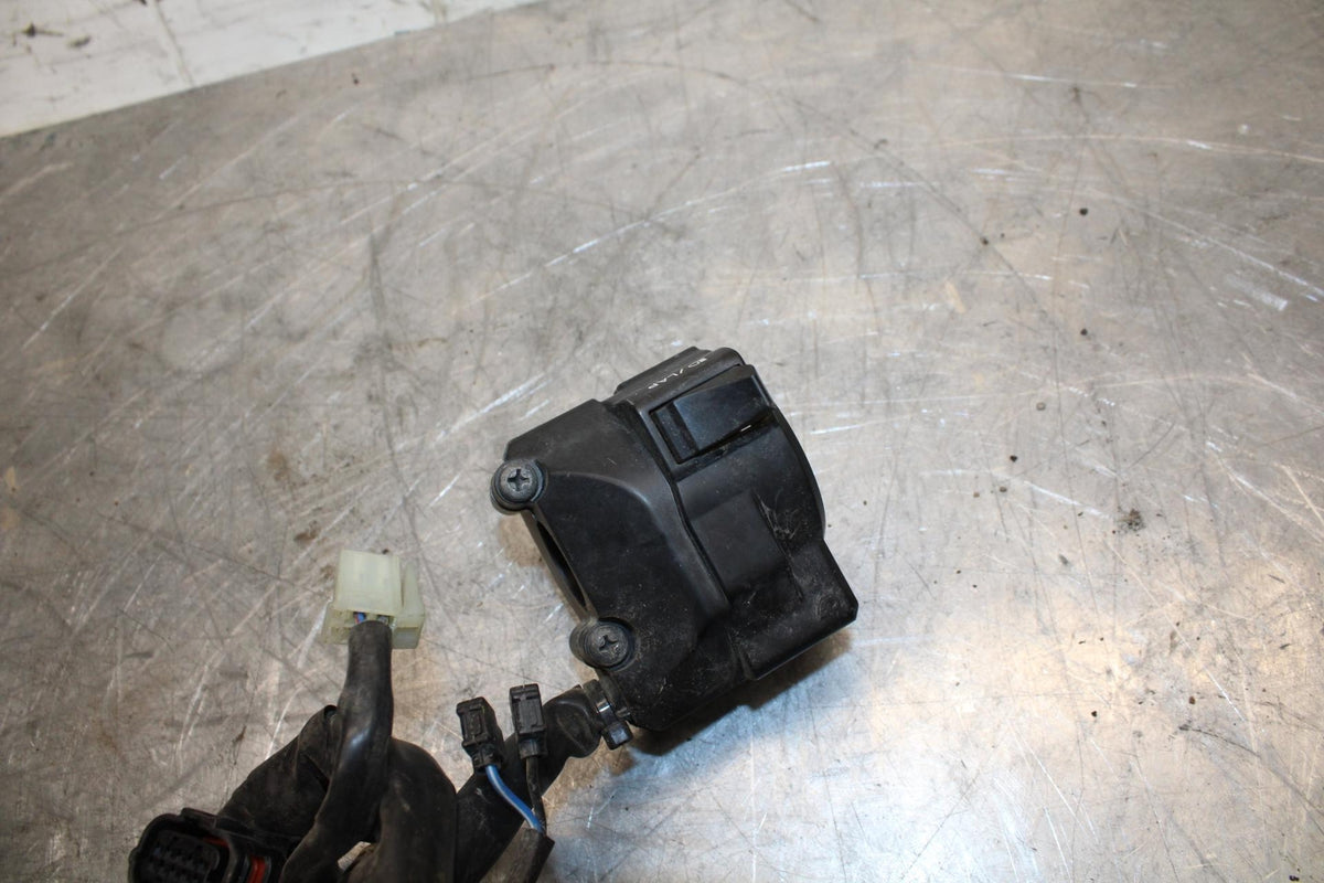 18 YAMAHA YZF R1  LEFT CLIP ON HANDLE HORN SIGNALS SWITCH SWITCHES BB473