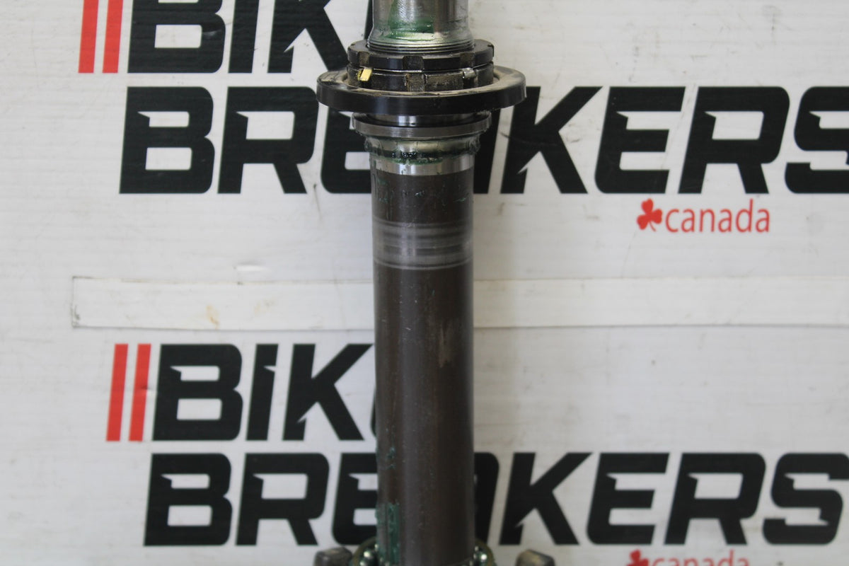 25 KAWASAKI Z900 FRONT FORKS CLAMP LOWER TRIPLE TREE STEM BB928