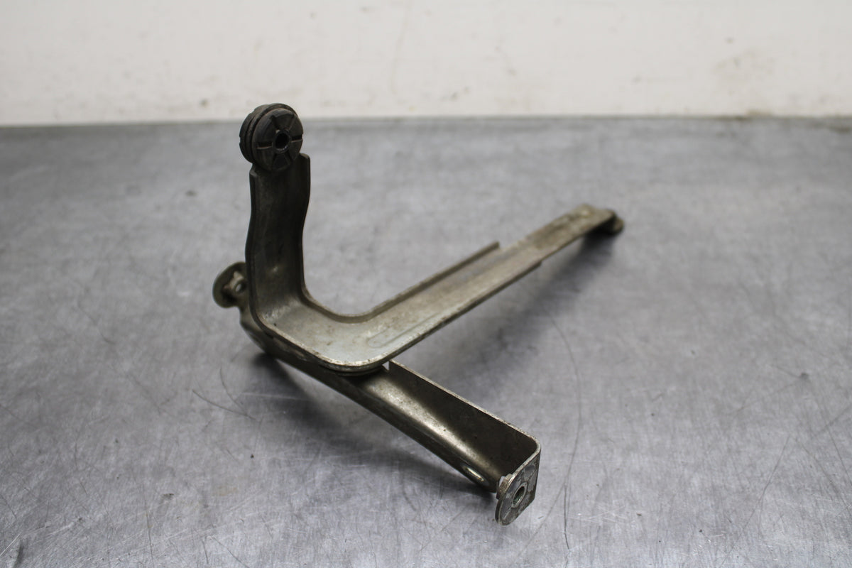 09-11 SUZUKI GSXR1000 OIL COOLER MOUNTING BRACKET MOUNT SUPPORT BB125