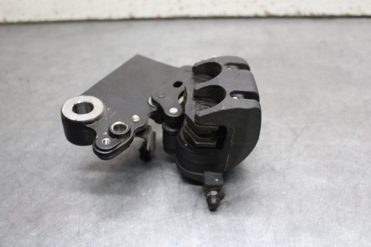 24 KAWASAKI NINJA 500 ABS REAR BACK BRAKE CALIPER W MOUNT BRACKET BB730