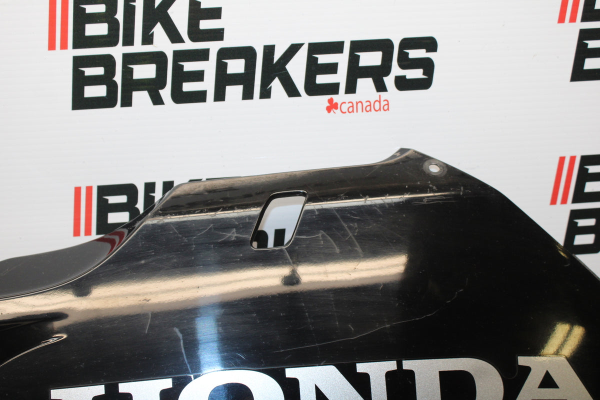 05-06 HONDA CBR600RR RIGHT LOWER BOTTOM BELLY SIDE FAIRING COWL  BB149