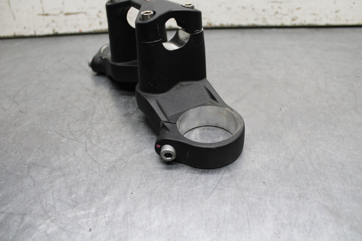 21-24 APRILIA TUONO 660 FACTORY FORKS UPPER TRIPLE TREE CLAMP BB733