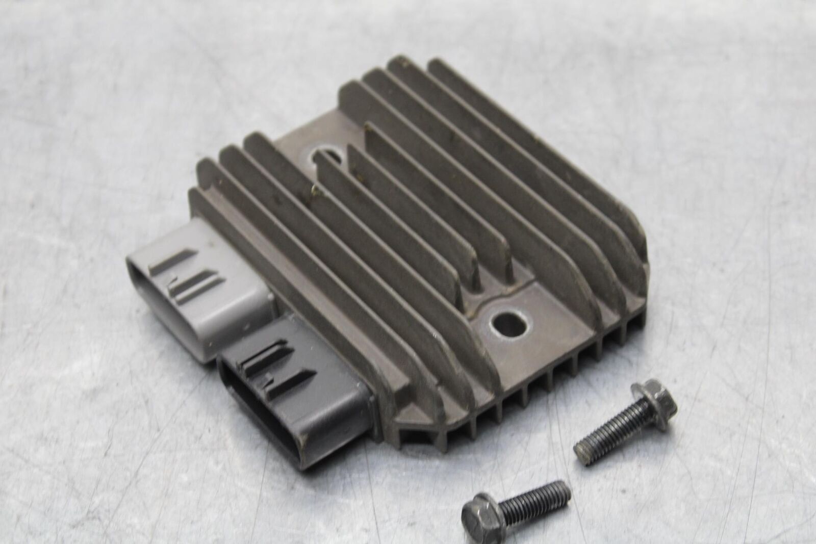 2011 Kawasaki Ninja ZX6R ZX600R RECTIFIER VOLTAGE REGULATOR 21066-0731 BB587