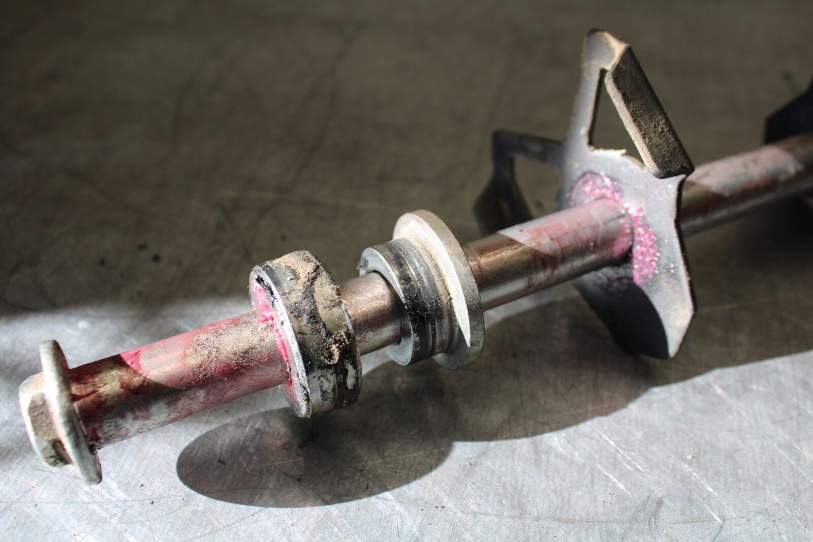 19-22 KAWASAKI Z400 REAR AXLE BACK WHEEL RIM PIVOT BOLT AXEL BB708
