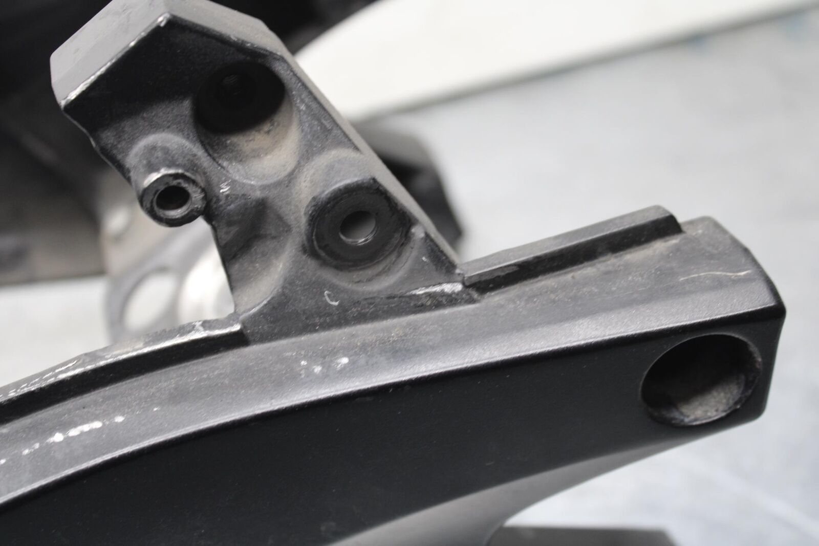 06-07 SUZUKI GSXR750 REAR SUBFRAME SUB FRAME 41211-01H00-YAP 41231-41G10 BB613
