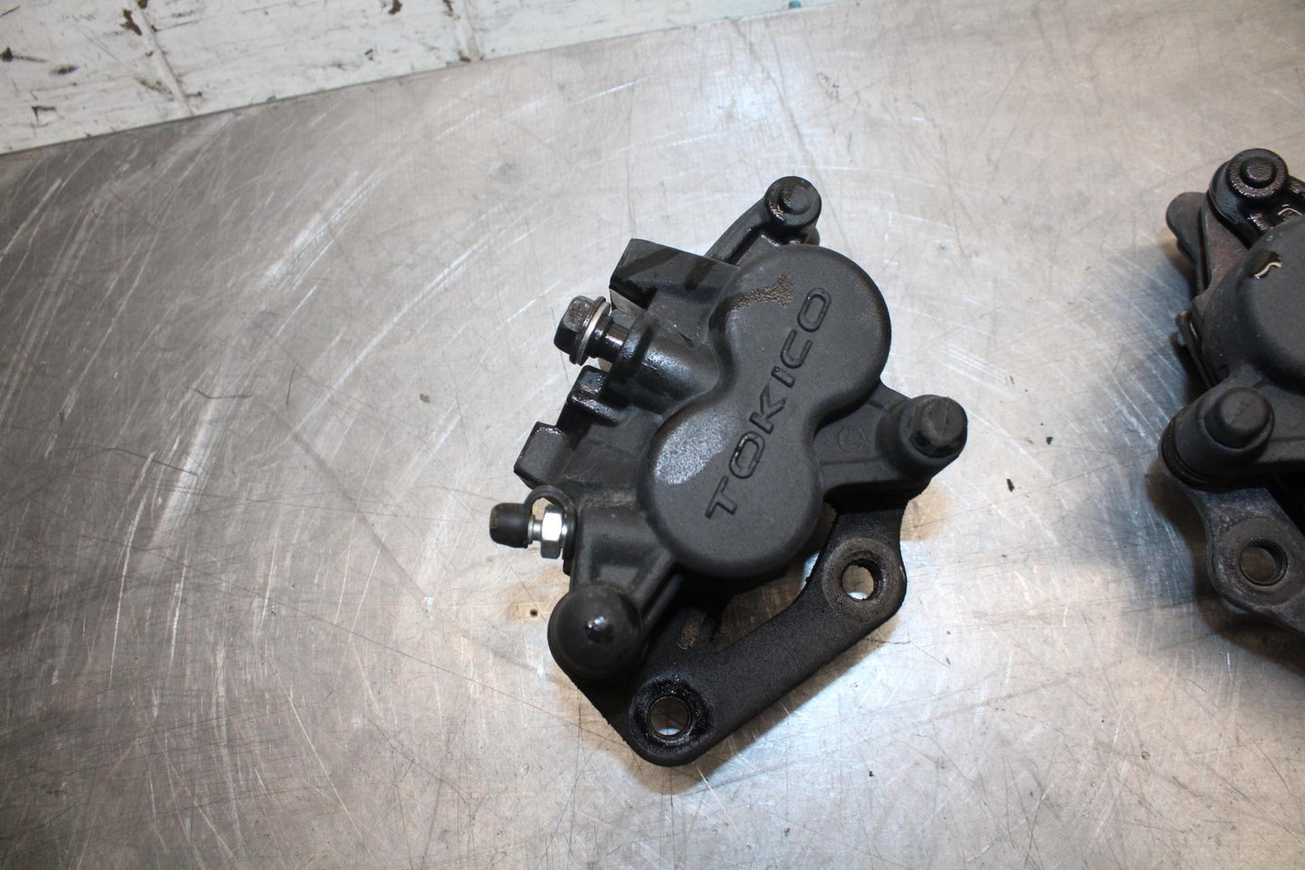 11-14 KAWASAKI VERSYS 650 LE 650C RIGHT LEFT FRONT BRAKE CALIPER SET PAIR BB498